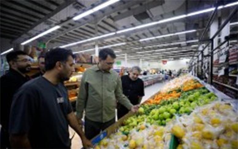 بررسی میدانی وضعیت عرضه کالاها با حضور مدیرعامل سازمان منطقه آزاد کیش